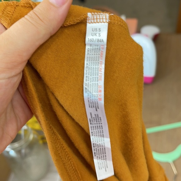 Urban Outfitters Crop Top - Picture 10 of 13